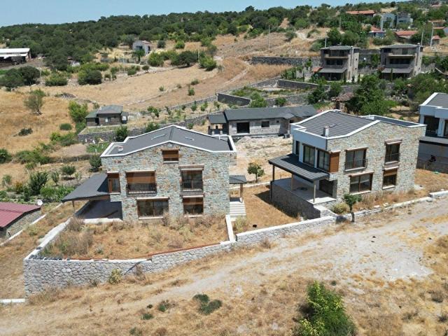 ÇANAKKALE AYVACIK TARTIŞIK BODRUM + DUBLEX SATILIK VİLLALAR