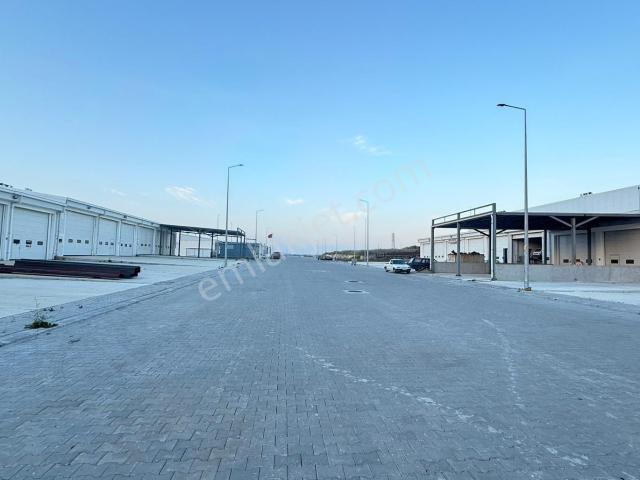 Çanakkale Ezine Yeni Sanayi Sitesinde Kiralık Bodrumlu Dükkan