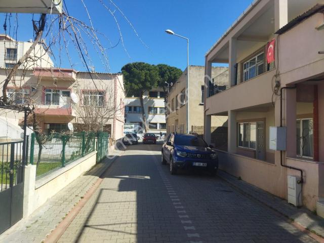Çanakkale,ezine,camikebir Mahallesinde Satılık Müstakil Ev