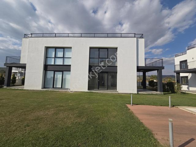 Çanakkale Gelibolu Adilhan'da Satılık Havuzlu Lüks Villa
