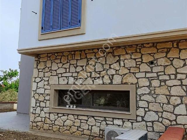 Çanakkale Merkez Çınarlı'da Satılık 5+1 Villa