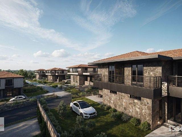 Çanakkale Merkez Yapıldak Saltık Bölgesi Muhteşem Boğaz Manzaralı Villalarımız Satılıktır