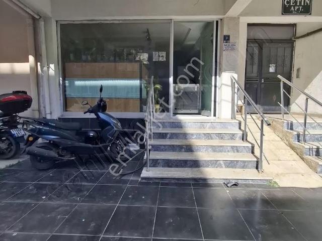 Çanakkale Merkezi Konumda Satılık Geniş Depolu İş Yeri