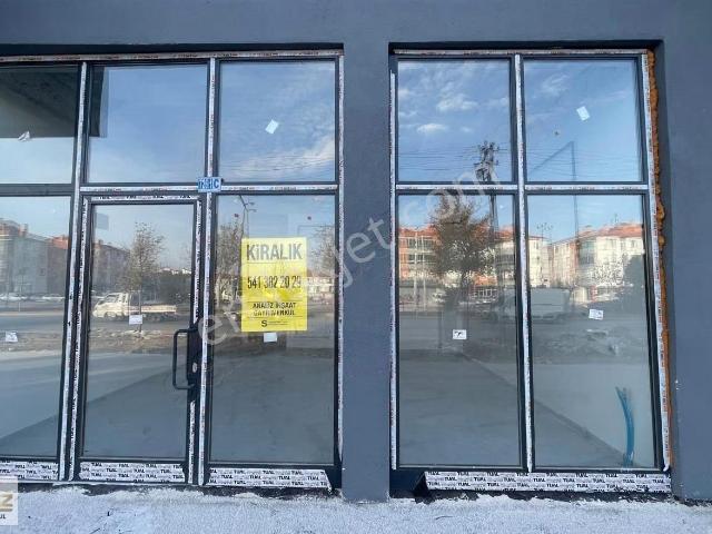 Analiz'den Karaman Caddesine Cephe 40 M2 Satılık Dükkan