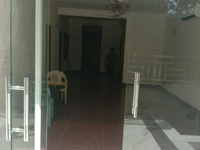 Anand Vihar, East Delhi 3 Bedroom 225 Sq. Yd. Builder Floor in Anand Vihar Delhi Listing ID: #10379