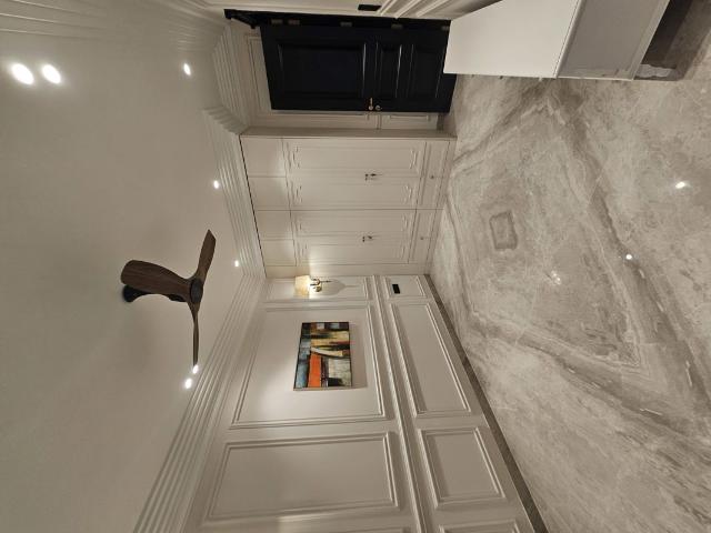 Anand Vihar, East Delhi 3 Bedroom 315 Sq. Yd. Builder Floor in Anand Vihar Delhi Listing ID: #10111