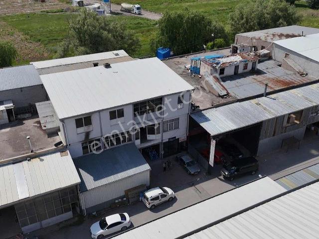Anbar Mah. Ağaçişlerinde 200'lük 3 Katlı Dükkan