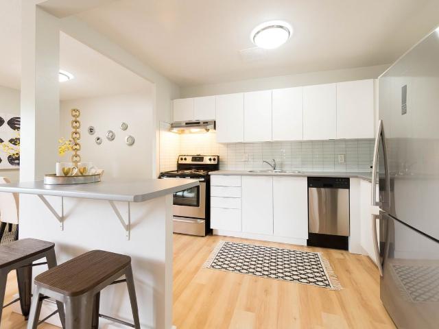 Anchorage Apartments 2 Bedroom Apartment for Rent at 75 Stewart St, Oakville, ON L6K 1X7 Central Oakville