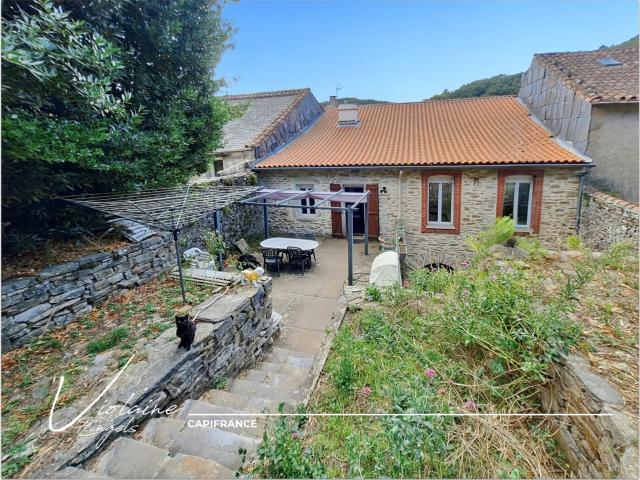 Ancien couvent de 1826 – Demeure de caractère avec terrasse. 170m² Courniou