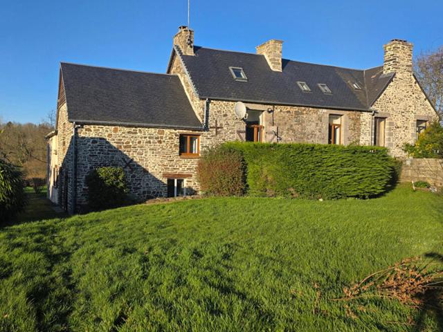 Ancien corps de ferme 197 m2, 9500 m2 de terrain
