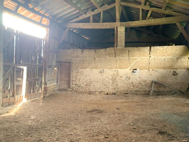 Ancien corps de ferme à rénover