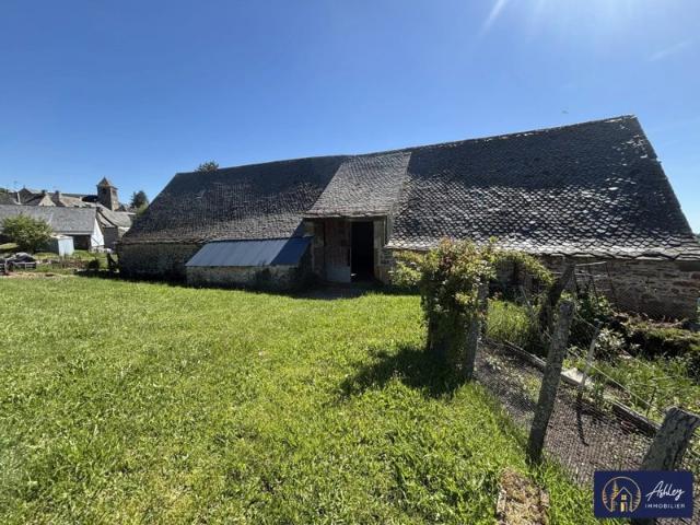 Ancien corps de ferme à réhabiliter au coeur de Trizac !