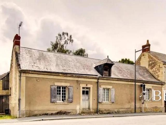Ancien corps de ferme avec maison habitable à restaurer
