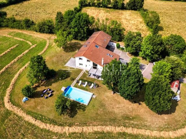 Ancien corps de ferme d'exception