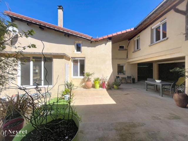 Ancien corps de ferme rénové avec cachet 188 m2 Solaize