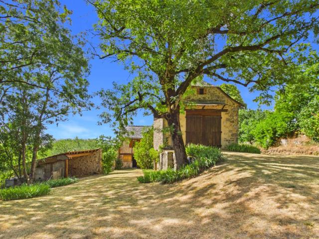 Ancien corps de ferme rénové.Cadre exceptionnel et authentic. 71m² Le Bas Ségala
