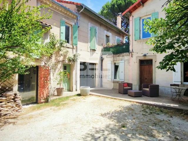 Ancien corps de ferme rénové 160m² jardin, piscine et dépendances