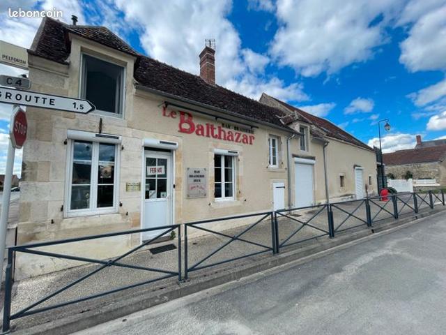 Ancien bar restaurant avec terrasse – Idéal maison loft, gîte ou projet pro – 250 m²