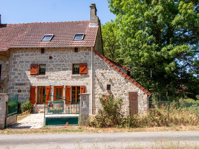 Ancien gîte de charme Maison en pierres rénovée à Anzème