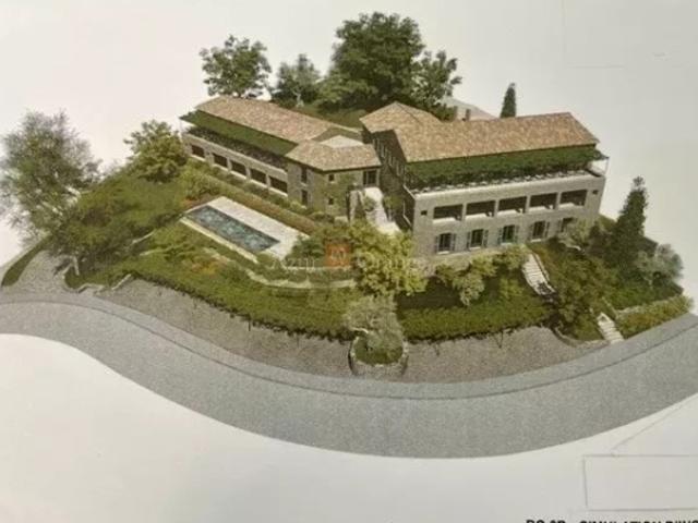 ANCIEN HOTEL GRIMAUD A RENOVER ET A AGRANDI