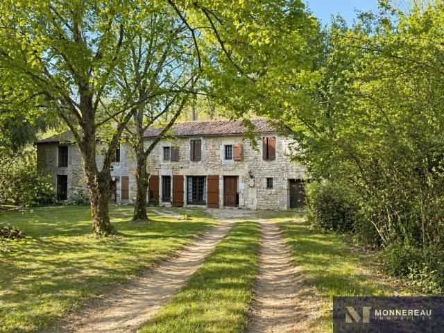 Ancien Moulin Avec Habitation Au Bord De La Touvre 152m² Ruelle sur Touvre