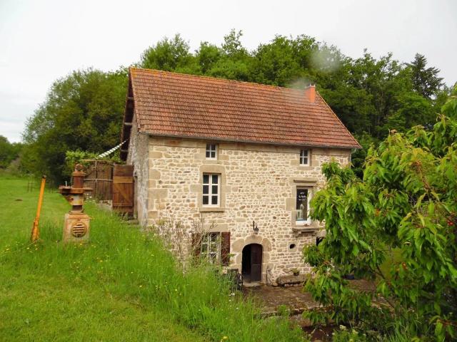 Ancien moulin à eau avec habitation à vendre dans la Creuse