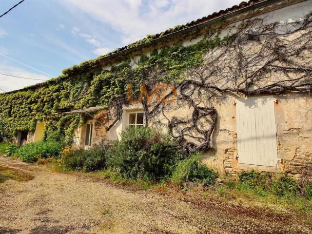 Ancien Moulin à Eau avec Habitation et Dépendances