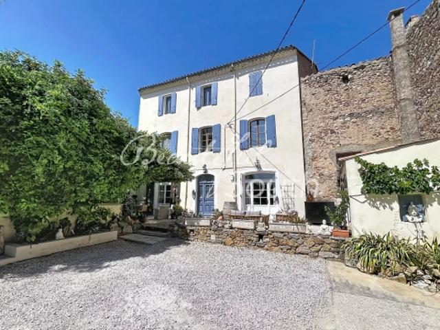 ANCIEN MOULIN A HUILE D'EXCEPTION AVEC PISCINE ET DEPENDANCES, TUCHAN