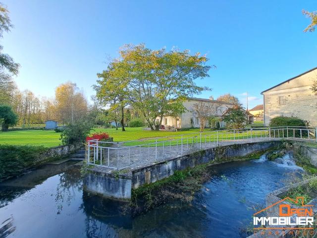 Ancien moulin du XVIIIe Siècle 16300 CRITEUIL LA MAGDELEINE