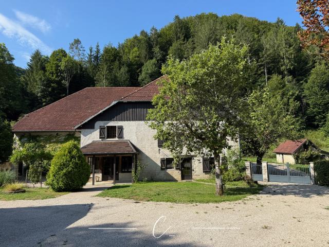 Ancien moulin, domaine d'exception dans le Doubs