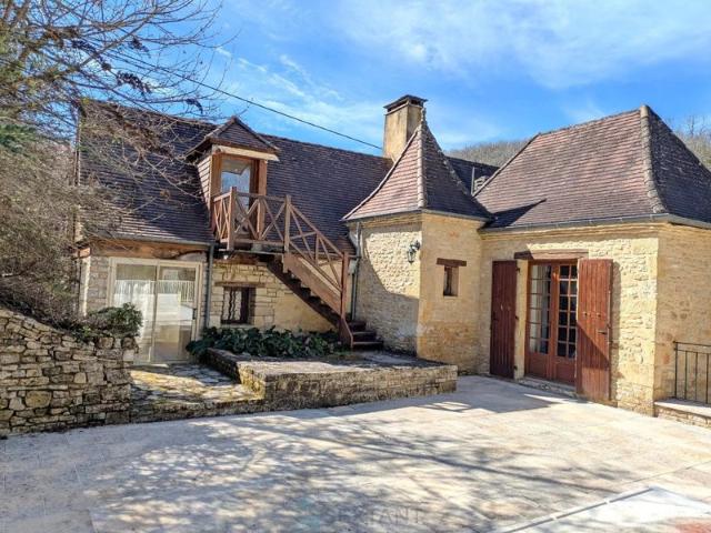 Ancien moulin en pierre de 160 m² avec piscine