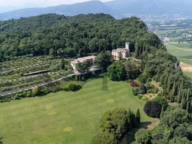 ANCIEN MONASTÈRE BÉNÉDICTIN DU XI? SIÈCLE DOMAINE HISTORIQUE D'EXCEPTION – LAC DE GARDE – VÉRONE