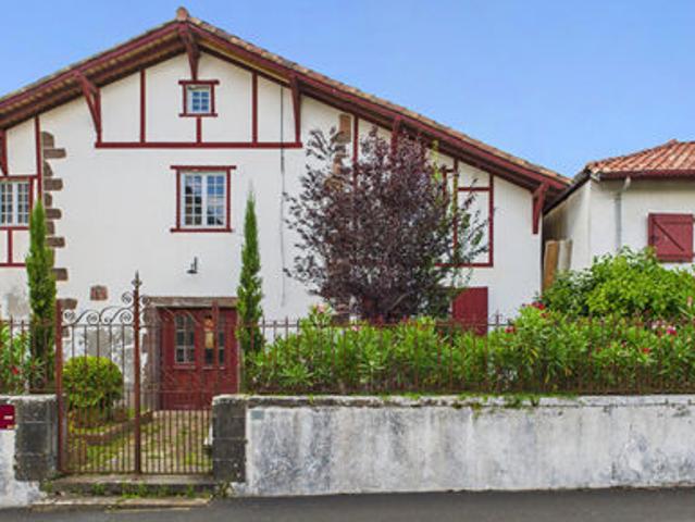 Ancien presbytère du XVIe 293 m² Vue montagnes Fort potentiel