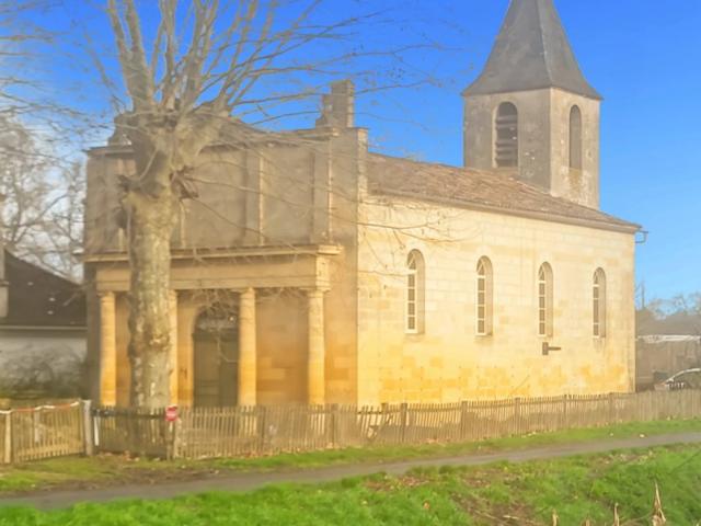 # Ancien Temple Protestant de Caractère – Habitation Atypique ou Local Professionnel – Axe Bergerac / Bordeaux