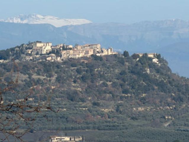 ANCIEN VILLAGE VACANCES DE PLUS DE 3000 m2 SUR PLUS DE 20 HECTARES A NIOZELLES