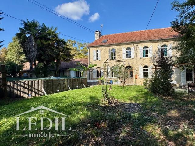 Ancienne tuilerie, lieu de projets de vie 380m² Eauze