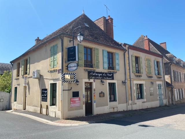 Ancienne auberge, village en forêt de Tronçais