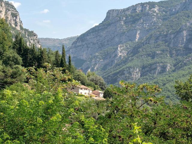 Ancienne bastide en pierre à vendre près du village de Le Ba. 237m² Le Bar sur Loup