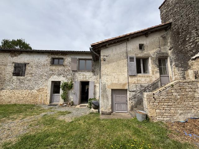 Ancienne batissd dans Melle