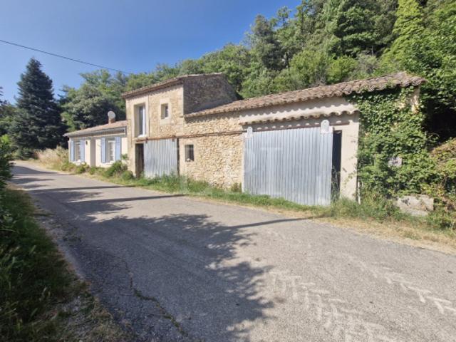 Ancienne bâtisse à rénover