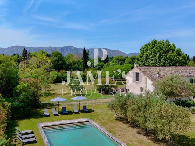 Ancienne Bergerie en pierre rénovée Saint Remy de Provence 320m² Saint Rémy de Provence