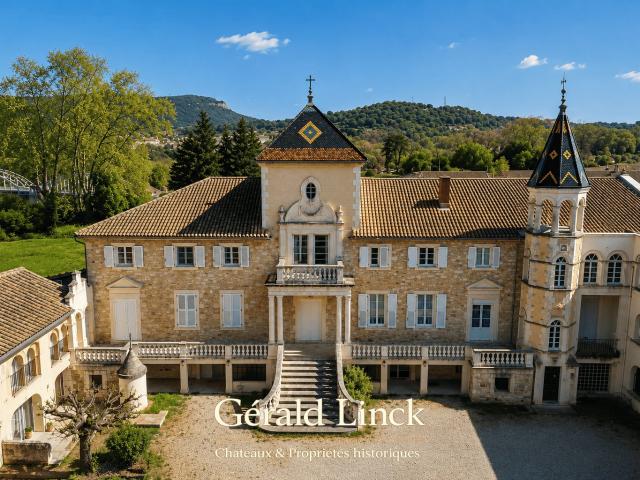 Ancienne demeure épiscopale du XIXᵉ siècle – Gard rhodanien