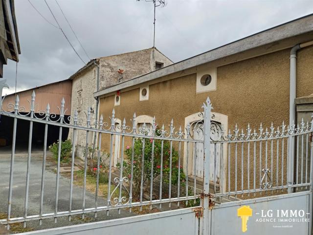 Ancienne distillerie à réhabiliter pour rapport locatif 157m² Saint Ciers du Taillon
