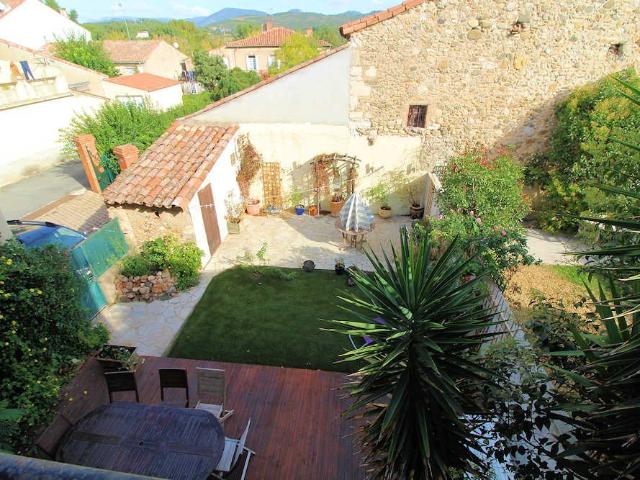 Ancienne école de village de caractère avec jardin clos de m. 244m² Cessenon sur Orb