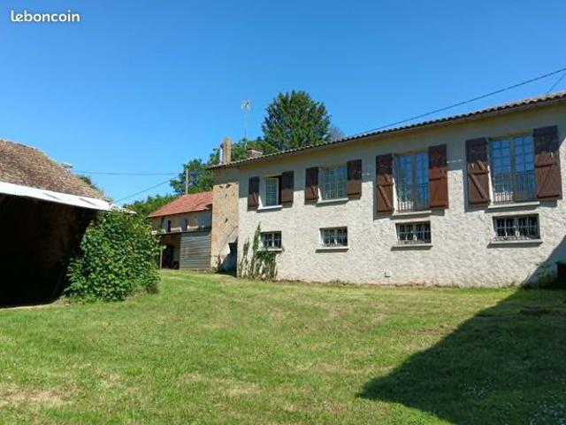 Ancienne exploitation agricole offrant 2 logements