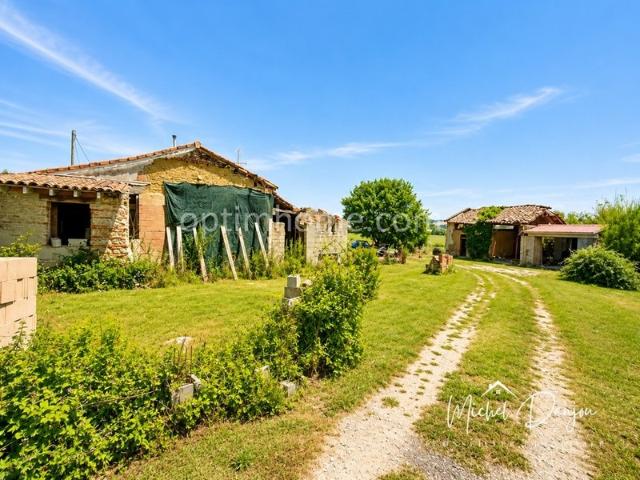 Ancienne ferme à réinventer sur 6 000 m² de terrain avec vue panoramique sur la campagne du Lauragais