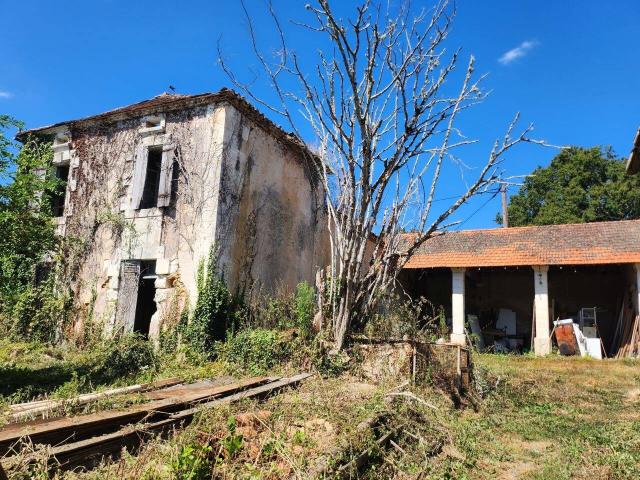 Ancienne ferme à rénover!