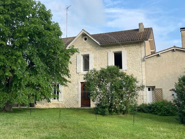 Ancienne ferme avec dépendances et fort potentiel 220m² Sainte Foy la Grande