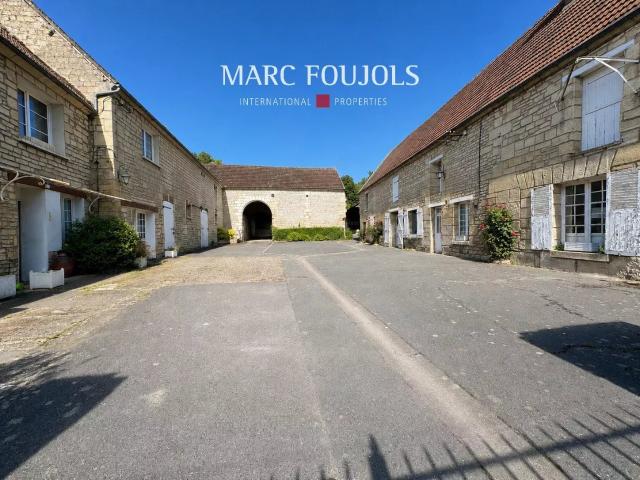 Ancienne ferme avec dépendances proche Chantilly 244m² Chantilly
