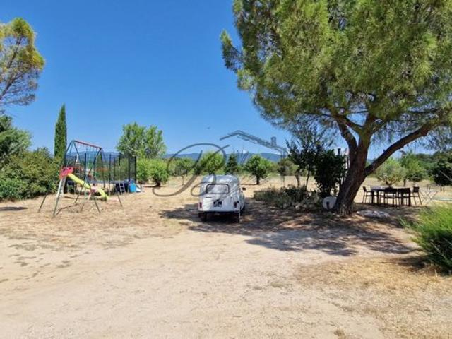 Ancienne ferme avec piscine à Grambois sur 6000m² de terrain